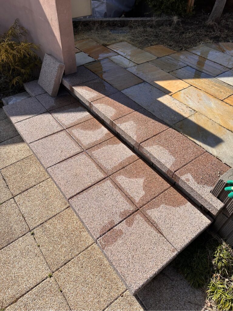 階段の汚れ　北本紙業