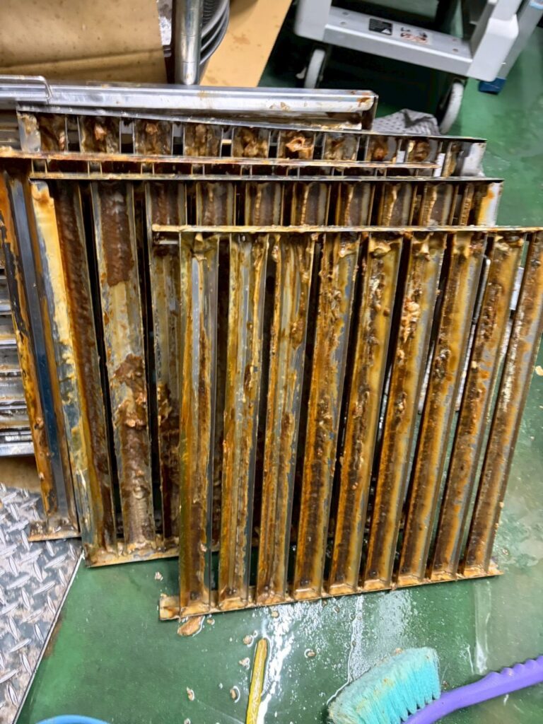 厨房換気扇洗浄　大阪市