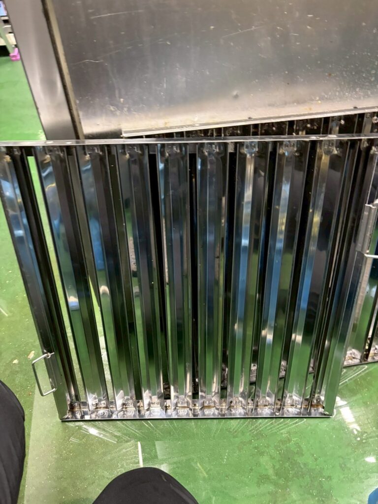 厨房換気扇洗浄　大阪市